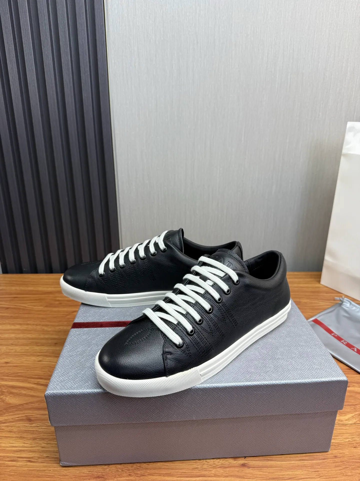 Men's shoes 560💰 [PRADA] Men's shoes are popular in the counter, the official website is synchronized, high-quality shipments ✔️Original cowhide + cowhide lining, 1🆚1 replica, original sole, 38-45 (45 customized, non-refundable)